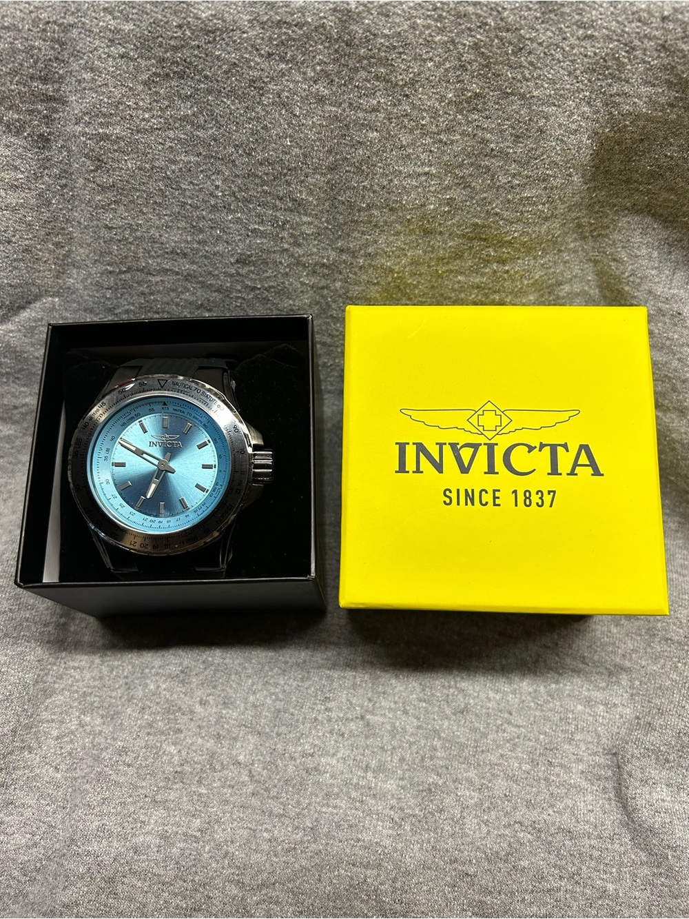 *NEW* Invicta Aviator 50575 Men's Watch 50mm Ice Blue Dial Black Silicone NIB - Picture 3 of 5
